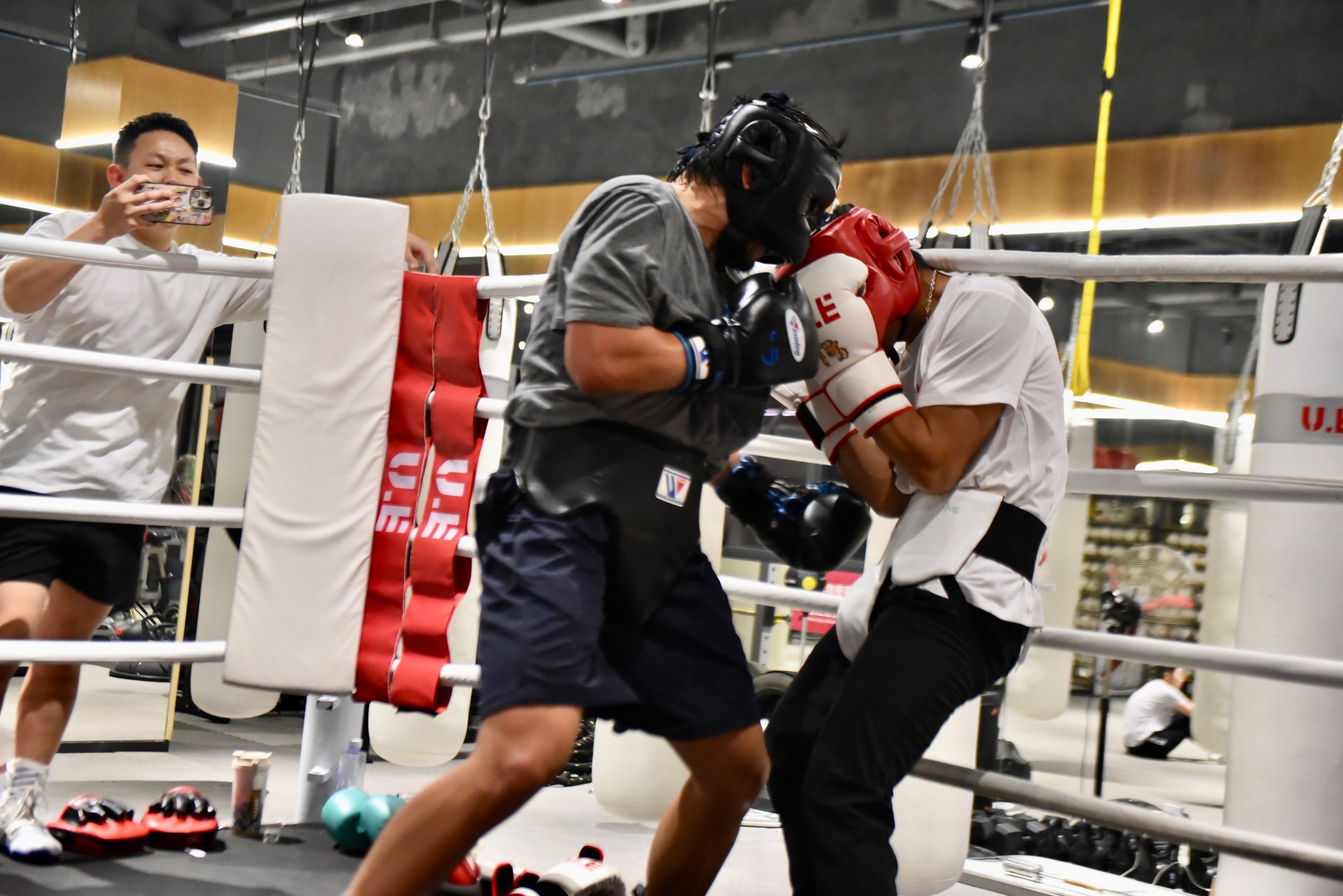 拜仁慕尼黑发布备战花絮，冲刺阶段完成体检，中超任务艰巨，训练强度明显提升的简单介绍体育