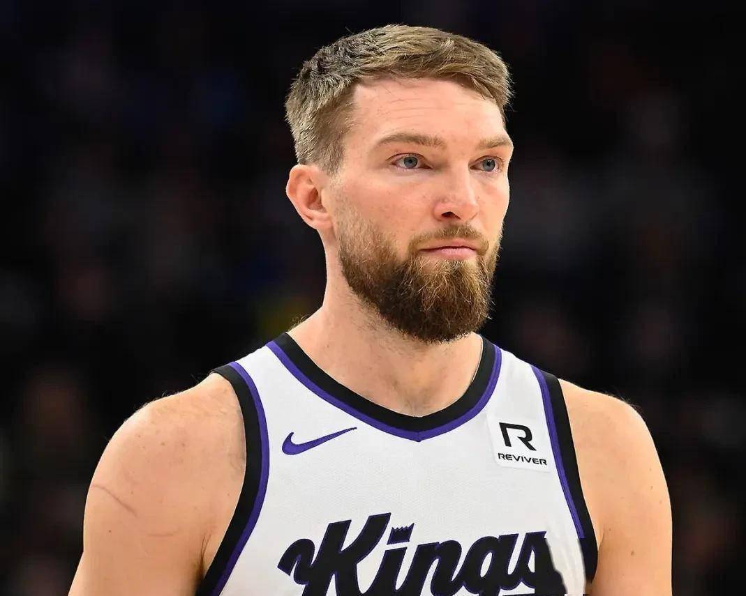 今夜萨克拉门托国王备战全明星赛；篮板制胜细节曝光；质疑声仍在；临场指挥获称赞的简单介绍体育